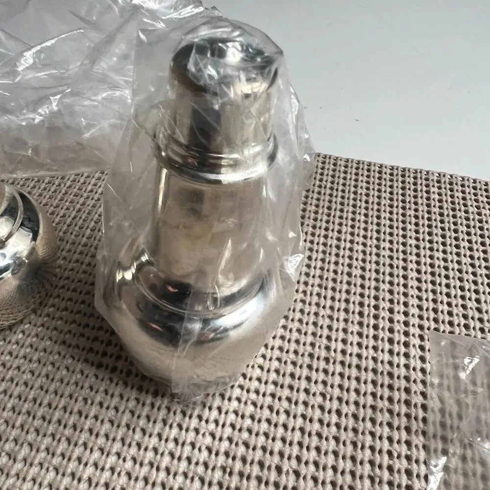 Vintage Wm. A. Rogers Silverplated Salt‎ & Pepper Shaker Set – Oneida